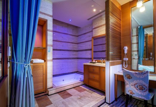 King & Princess Motel Hotel Overview