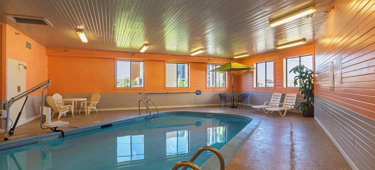 6号汽车旅馆十字路口购物中心 - 滑铁卢 - 雪松瀑布(Motel 6 Waterloo, IA - Crossroads Mall - Cedar Falls)图片