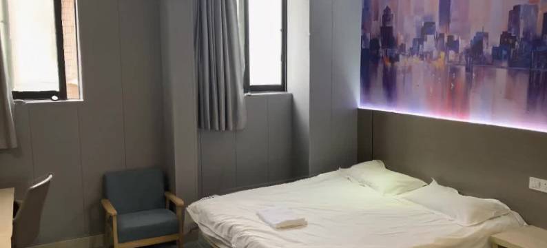 易佰连锁旅店(上海天山缤谷广场威宁路地铁站店)图片