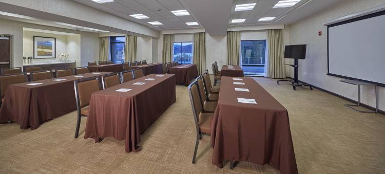 胡德里弗欢朋套房酒店(Hampton Inn &  Suites Hood River)图片