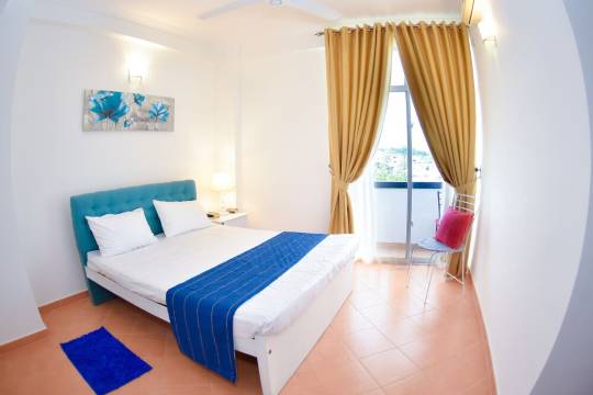 Luxury 3BR Condo in Rajagiriya, Colombo / Sleeps 6 / Fast WiFi - OLIVE HAVEN