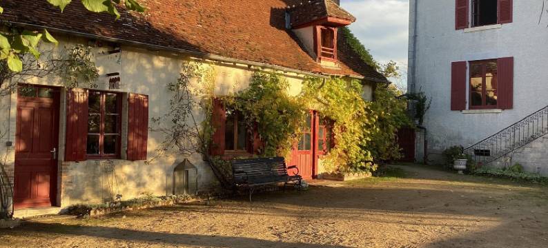 Charming Home by River Allier图片