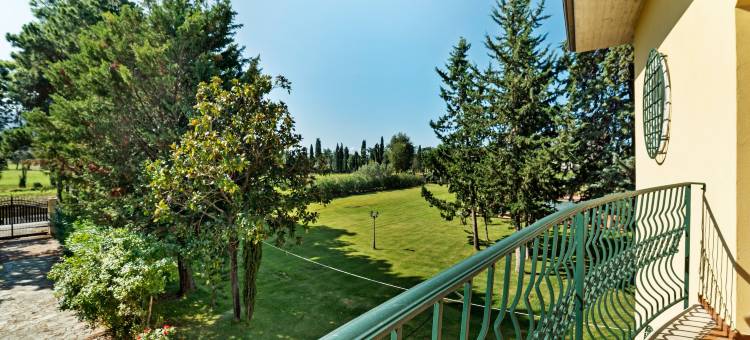 Villa with Pool Near Paestum图片