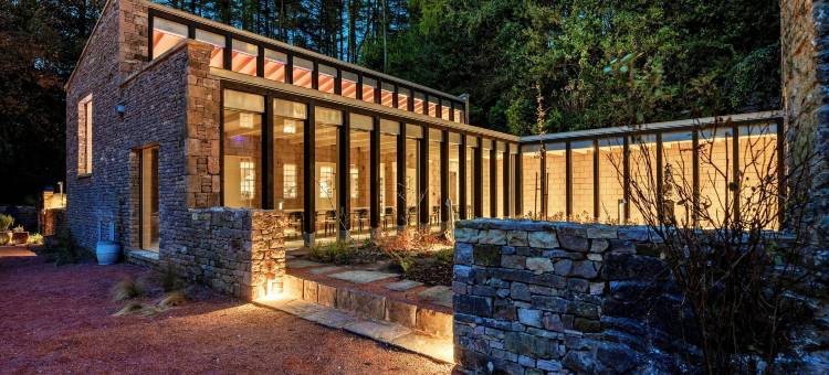 Historic Retreat in Peak District by River Dane图片