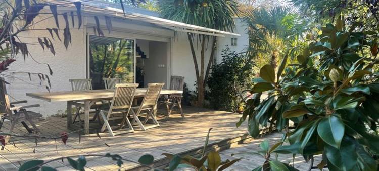 holiday home with indoor pool, Le Porge图片