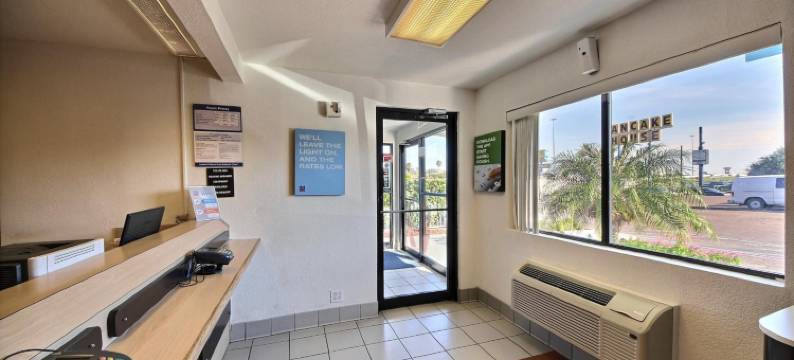 德克萨斯拉雷多 - 南 6 号汽车旅馆(Motel 6 Laredo, TX - South)图片