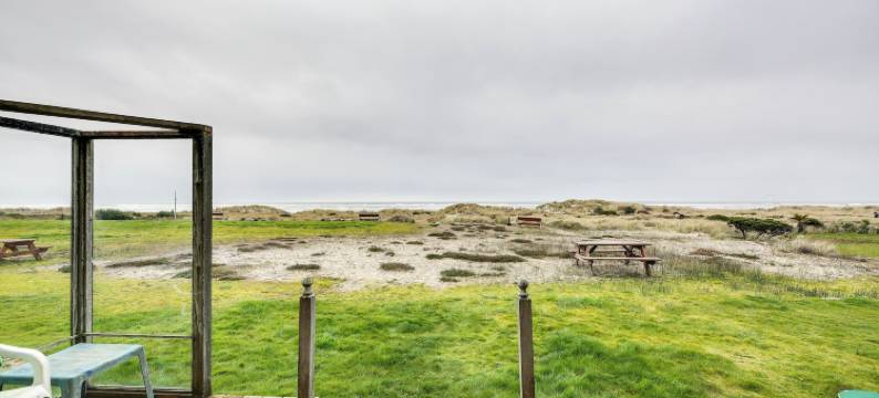 沙鸟海滨小屋，带私人阳台的3号房(Sanderling Sea Cottages, Unit 3 w/ Private Balcony)图片