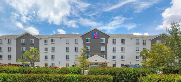 Motel 6 Suites 迈尔斯堡, FL(Motel 6 Suites Fort Myers FL)图片
