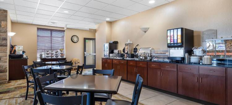 马凯特康福特酒店及套房 - 普雷里杜钦(Comfort Inn & Suites Marquette - Prairie du Chien)图片