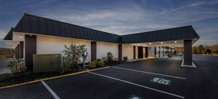 红屋顶HomeTowne Studios雅典，田纳西州(HomeTowne Studios by Red Roof Athens, TN)图片
