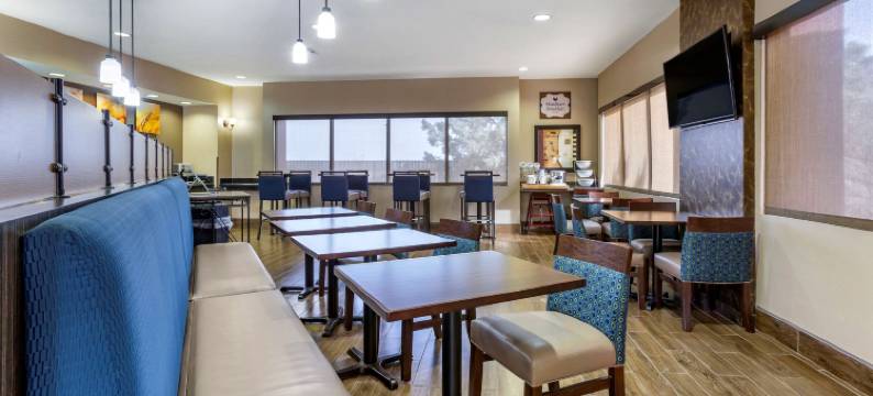 霍布斯舒适全套房酒店(Comfort Suites)图片