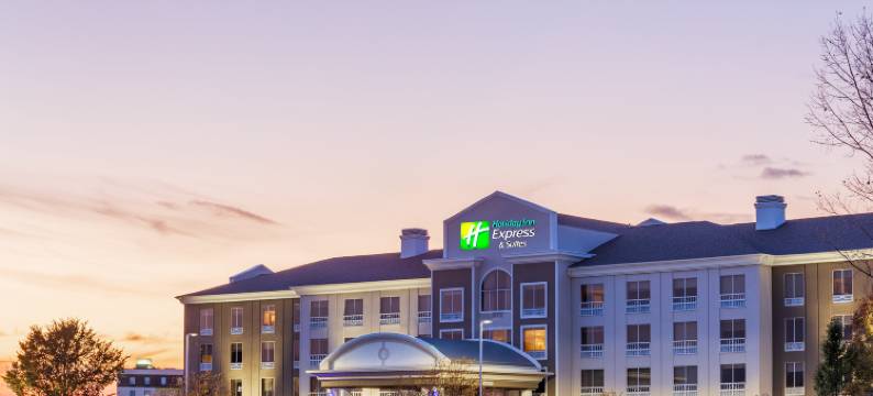 智选假日套房酒店罗克福德，爱园 by IHG(Holiday Inn Express & Suites ROCKFORD-LOVES PARK by IHG)图片