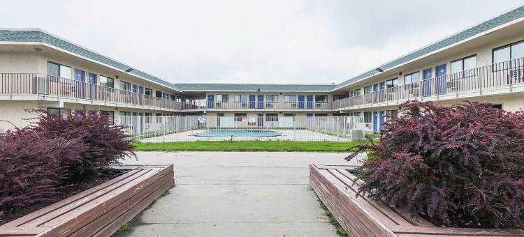 密苏里堪萨斯城 - 机场 6 号汽车旅馆(Motel 6 Kansas City, MO - Airport)图片