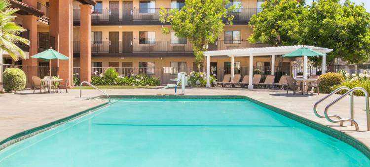 圣何塞米尔皮塔斯戴斯酒店(Days Inn by Wyndham San Jose Airport)图片