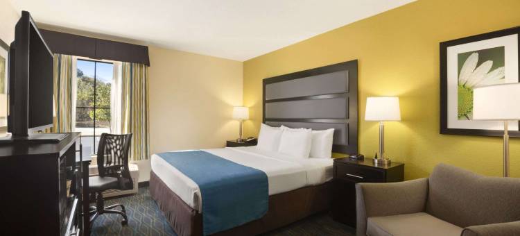 科默斯戴斯套房酒店(Days Inn & Suites by Wyndham Commerce)图片