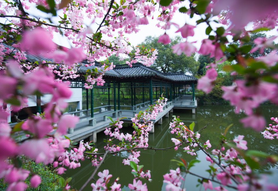 West Lake State GuesthouseHotel Overview