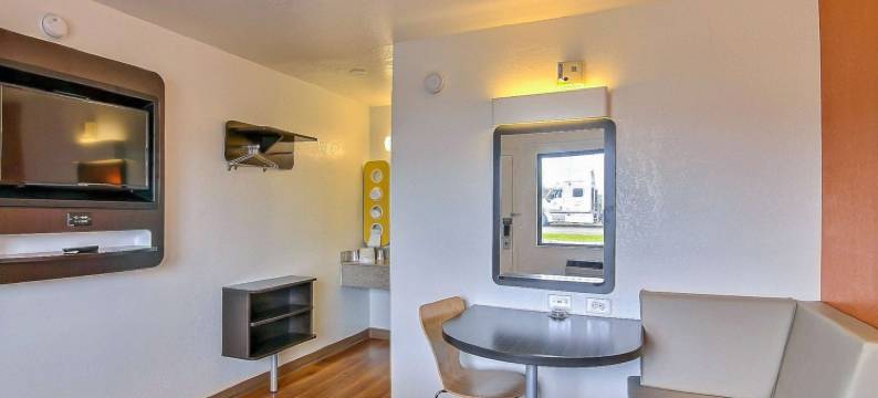 索尔文区布尔顿6号汽车旅馆(Motel 6 Buellton, CA - Solvang Area)图片