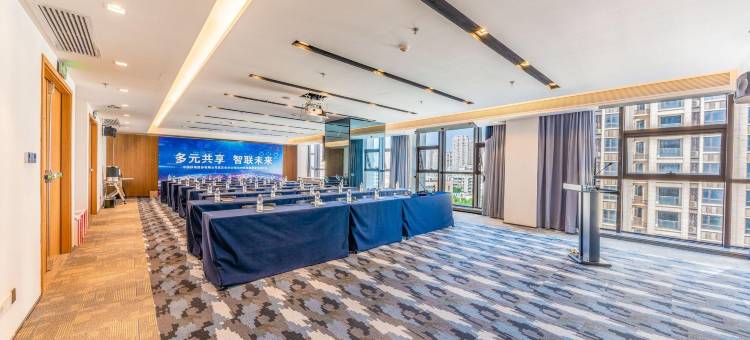 武汉万枫酒店(街道口理工大学南湖校区店)图片
