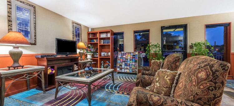 登顿速8酒店(Super 8 by Wyndham Denton)图片