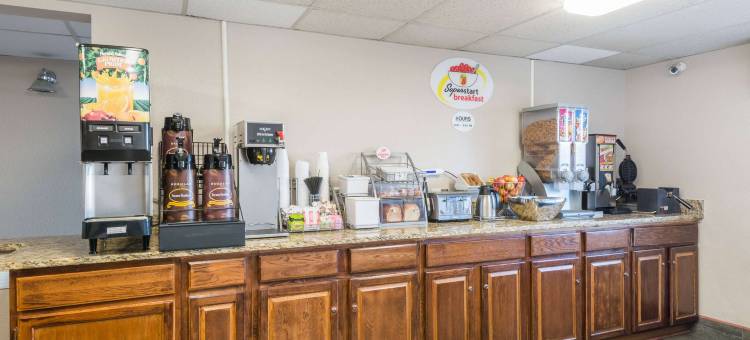 亨德森东北丹佛速8酒店(Super 8 by Wyndham Henderson North East Denver)图片