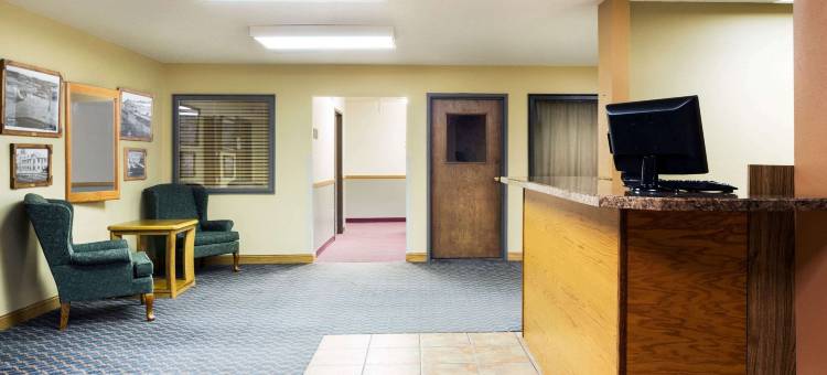 温泉城温德姆速8酒店(Super 8 by Wyndham Hot Springs)图片