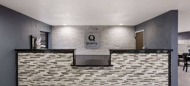 比格拉皮兹品质酒店及套房-近大学(Quality Inn & Suites Big Rapids Near University)图片