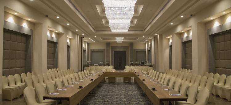 巴夫那加尔艾菲瑟萨洛瓦精选酒店(Efcee Sarovar Premiere Bhavnagar)图片