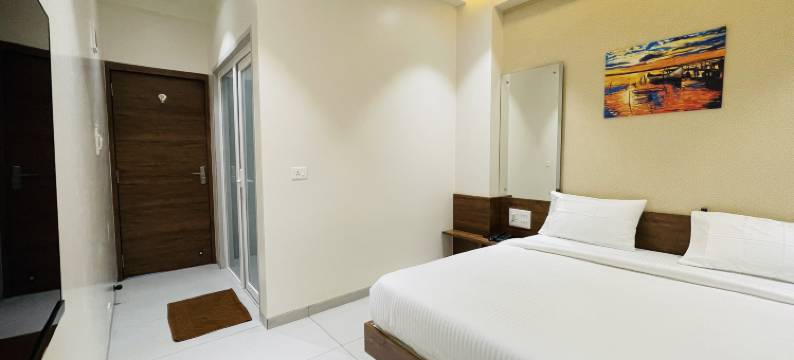 Yogiraj Exclusive Lodge图片