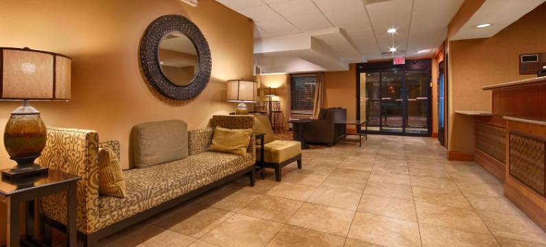 米沙沃卡贝斯特韦斯特优质酒店(Best Western Plus Mishawaka Inn)图片