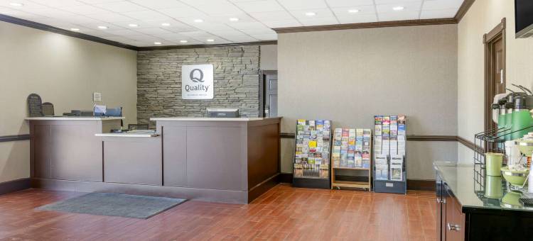 哈迪维尔凯艺套房酒店-萨凡纳北(Quality Inn & Suites Hardeeville - Savannah North)图片