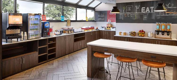 纽瓦克机场希尔顿欢朋酒店(Hampton Inn Newark Airport)图片