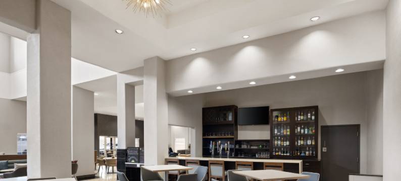 Holiday Inn & Suites 阿尔伯克基机场，大学区(Holiday Inn & Suites ALBUQUERQUE AIRPORT by IHG)图片