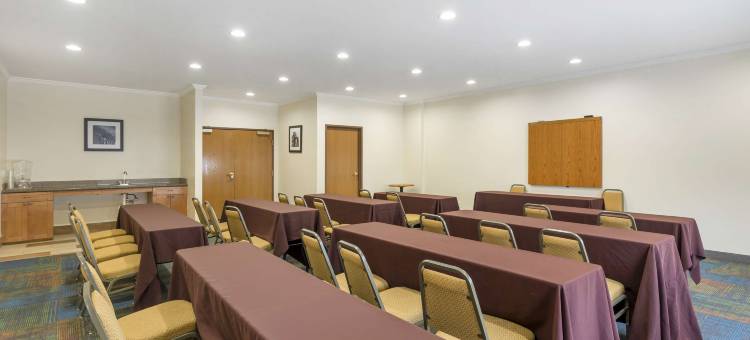 莱克沃思贝斯特韦斯特优质套房酒店(Best Western Plus Lake Worth Inn  Suites)图片