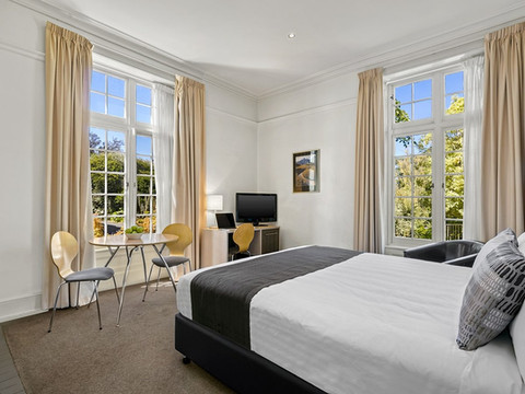 Quest Trinity House - 昆士特三一之家