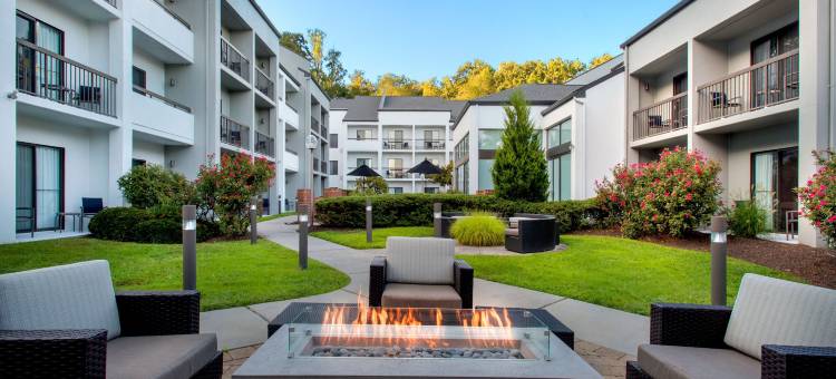 威彻斯特县塔雷城万怡酒店(Courtyard Tarrytown Westchester County)图片