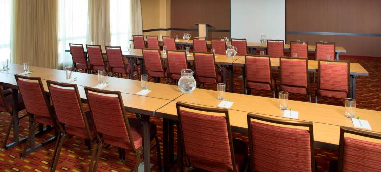 达拉斯米德洛锡安会议中心万怡酒店(Courtyard Dallas Midlothian at Midlothian Conference Center)图片