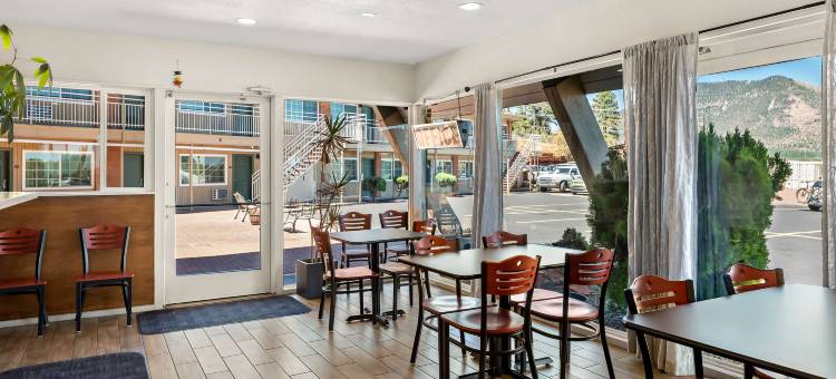 费拉格尔斯塔夫美洲最佳价值套房酒店(Americas Best Value Inn and Suites Flagstaff)图片