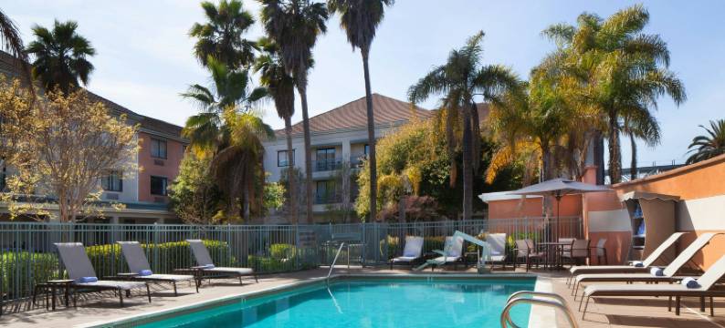 奥克兰机场万怡酒店(Courtyard Oakland Airport)图片