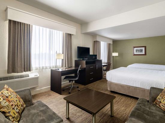 小马士兵贝斯特韦斯特套房酒店