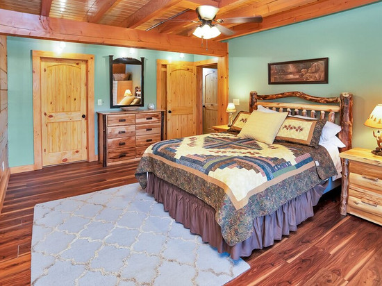 Gorgeous custom log cabin on 185 acres
