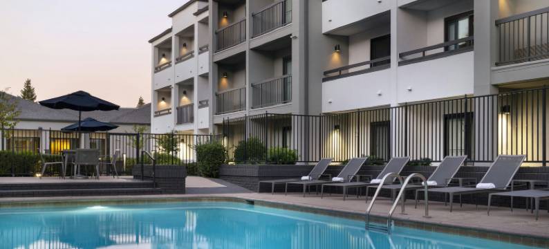 贝克斯菲尔德万怡酒店(Courtyard Bakersfield)图片