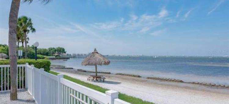 Waterfront Resort Condo w Beach图片