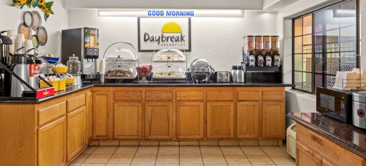 阿蒂西亚戴斯套房酒店(Days Inn & Suites by Wyndham Artesia)图片