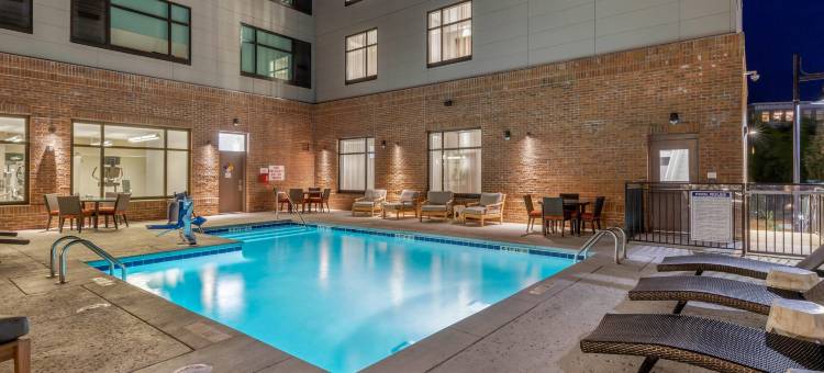 希尔顿逸林查尔斯顿河景酒店(DoubleTree by Hilton Charleston Riverview)图片