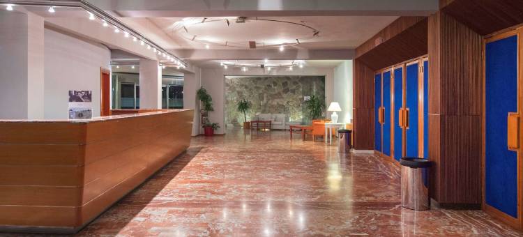 TH 蒂勒尼亚 - 绿色公园美居度假村(TH Tirrenia - Green Park Resort)图片