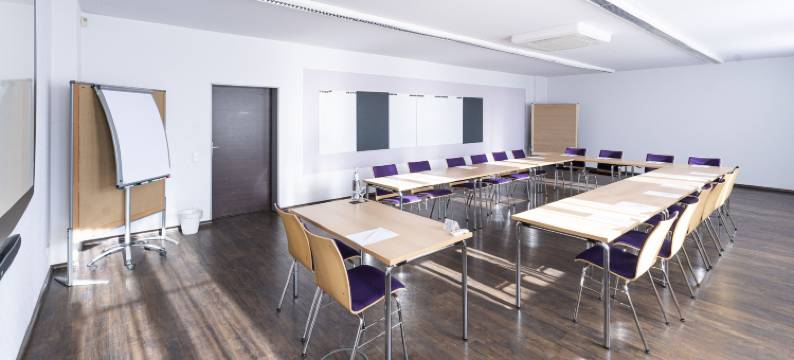 伯恩斯坦艾凯米德度假村(Bernstein Acamed Resort)图片