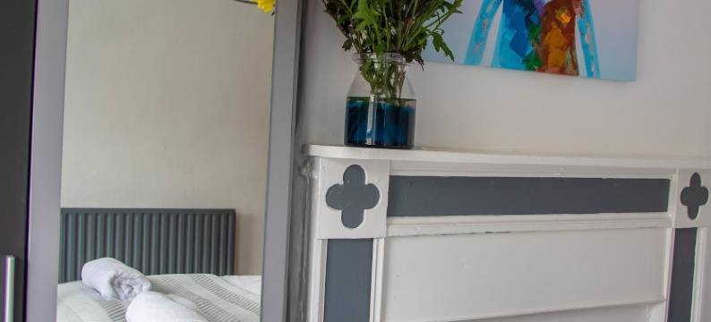 威斯特里亚小屋酒店(Westeria Cottage - 2 Bed-Sleeps 4-TJS9WC)图片