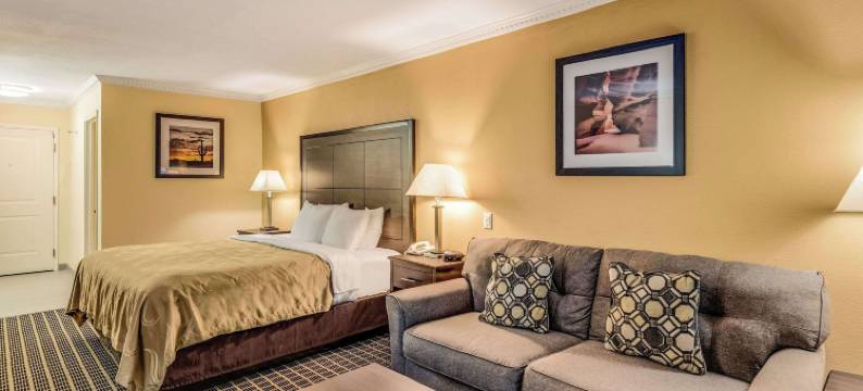 奥佐纳I-10凯艺酒店(Quality Inn Ozona I-10)图片