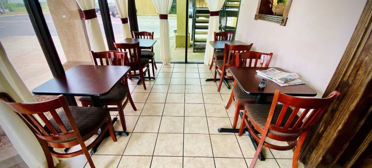 肖尼速8酒店(Super 8 by Wyndham Shawnee)图片