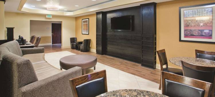 温泉城拉昆塔温德姆套房酒店(La Quinta Inn & Suites by Wyndham Hot Springs)图片